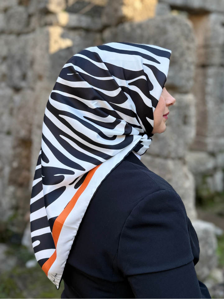 Zebra Desen Turuncu Twill Eşarp