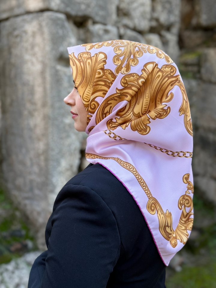 Baroque Pembe Barok Desen Twill Eşarp