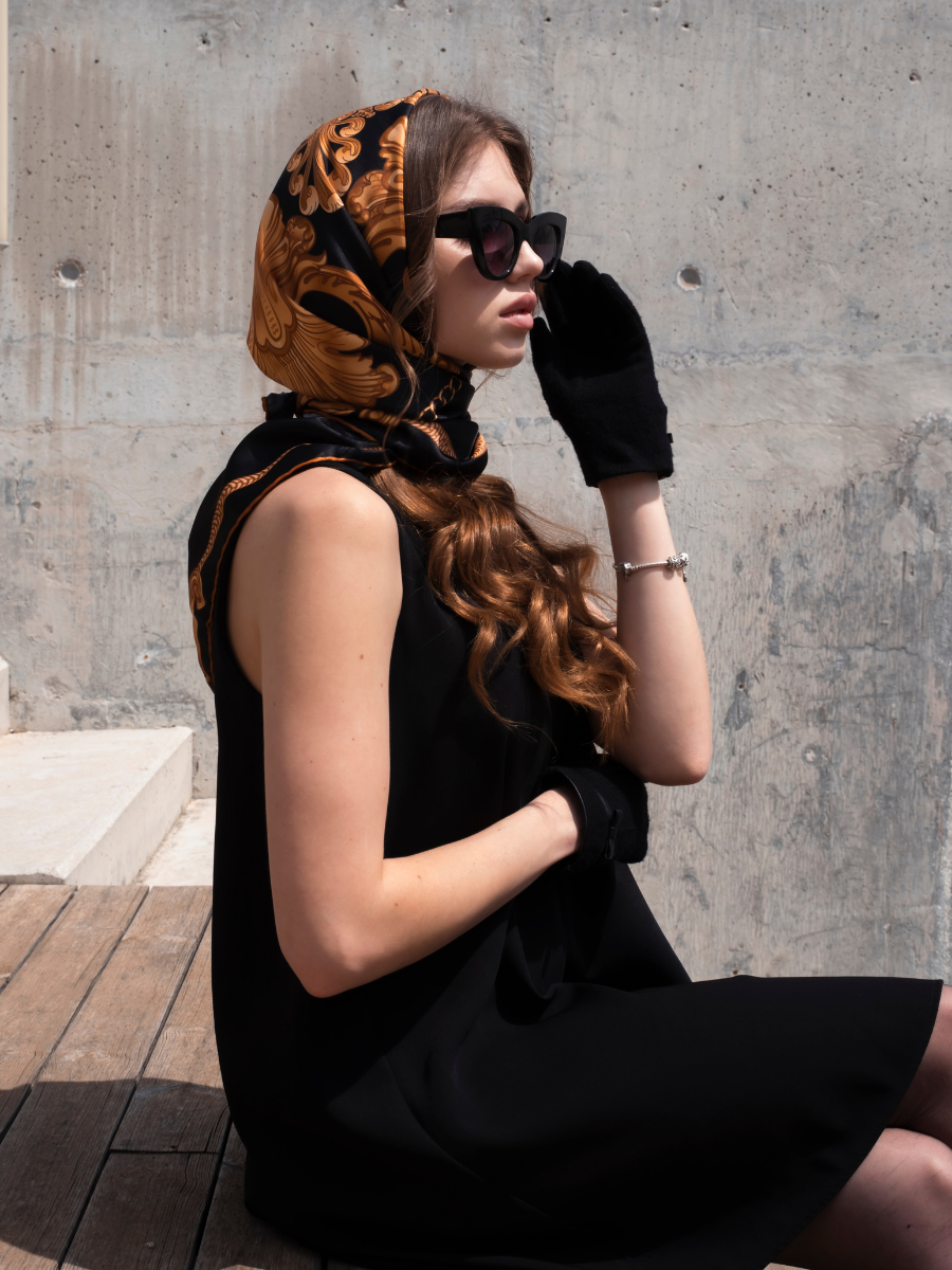 Baroque Siyah Barok Desen Twill Eşarp