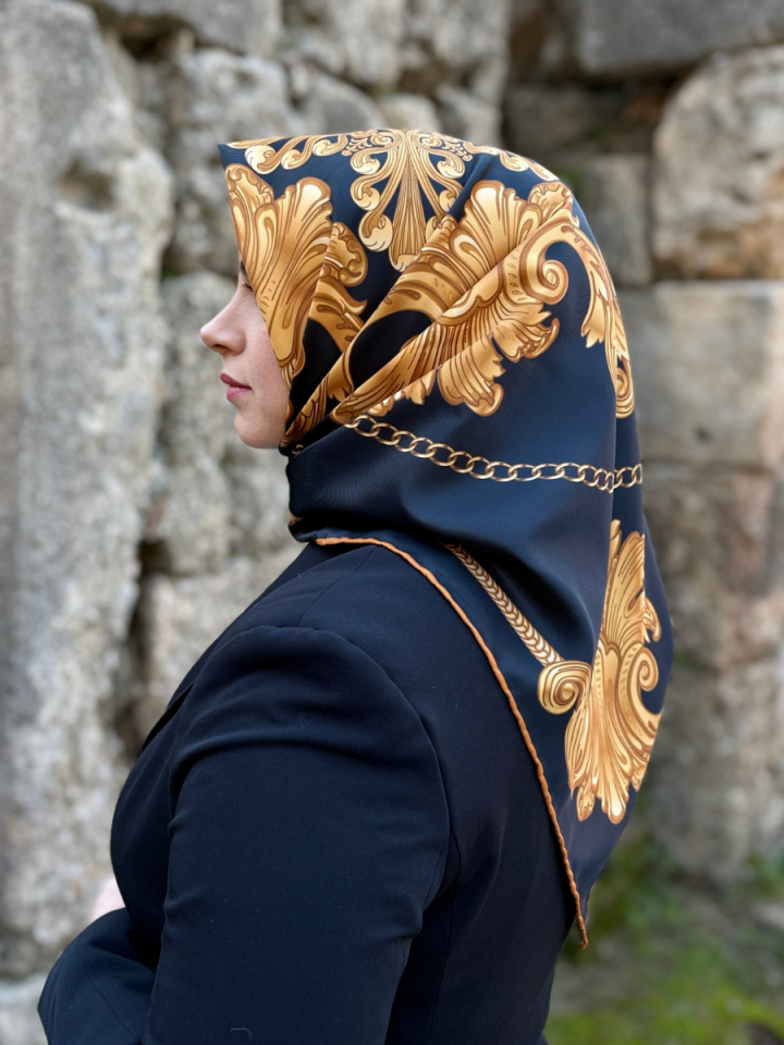 Baroque Siyah Barok Desen Twill Eşarp